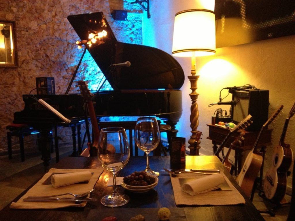 Find the Best Fado Restaurants Lisbon With Dinner for Soulful Nights